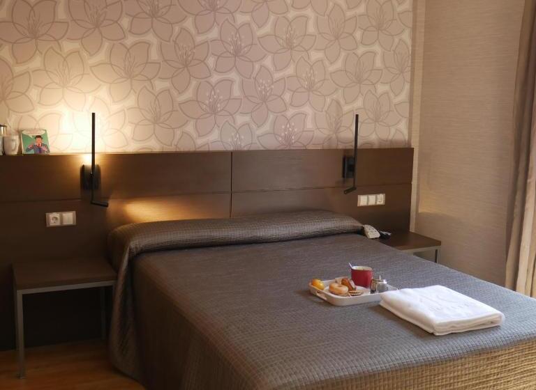 اتاق سوپریور, Hostal 4c Cuatro Caminos