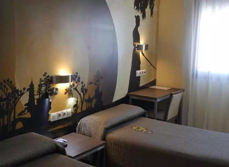 اتاق استاندارد, Hostal 4c Cuatro Caminos
