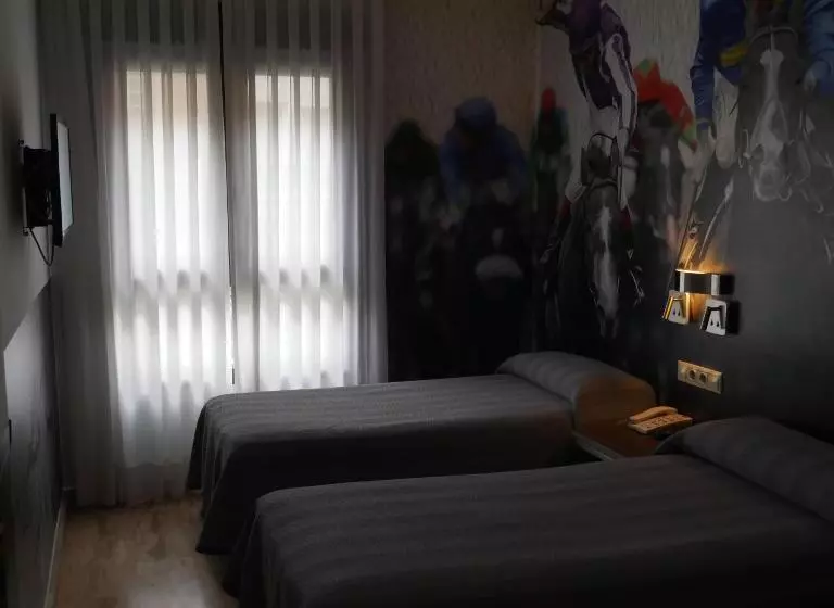 اتاق استاندارد, Hostal 4c Cuatro Caminos