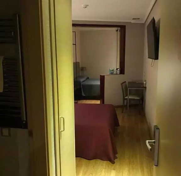 اتاق خانوادگی, Hostal 4c Cuatro Caminos