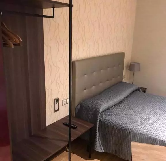 اتاق خانوادگی, Hostal 4c Cuatro Caminos