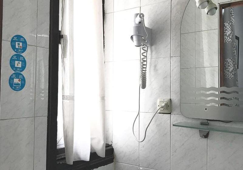 اتاق استاندارد یک نفره, Hostal Los Arcos