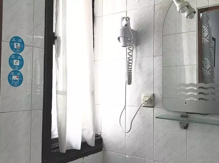 اتاق استاندارد یک نفره, Hostal Los Arcos