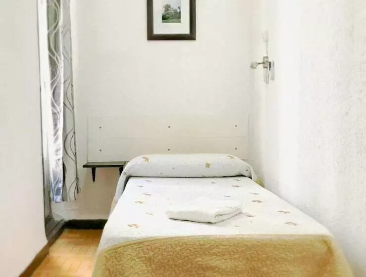 اتاق استاندارد یک نفره, Hostal Los Arcos