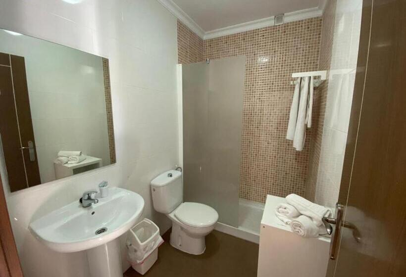 דירת חדר, Hostal Restaurante El Cruce