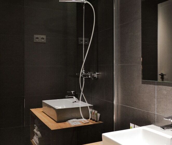 اتاق لوکس با تراس, Due Temps Madrid