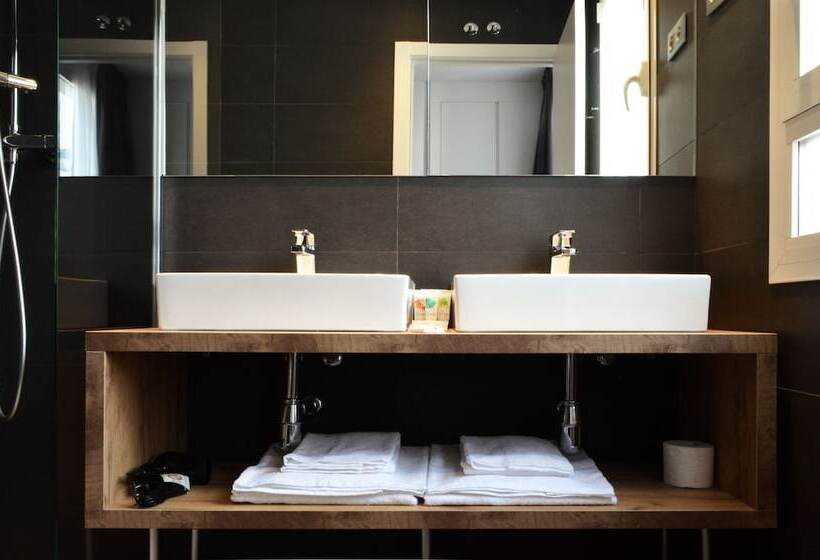 اتاق لوکس با تراس, Due Temps Madrid