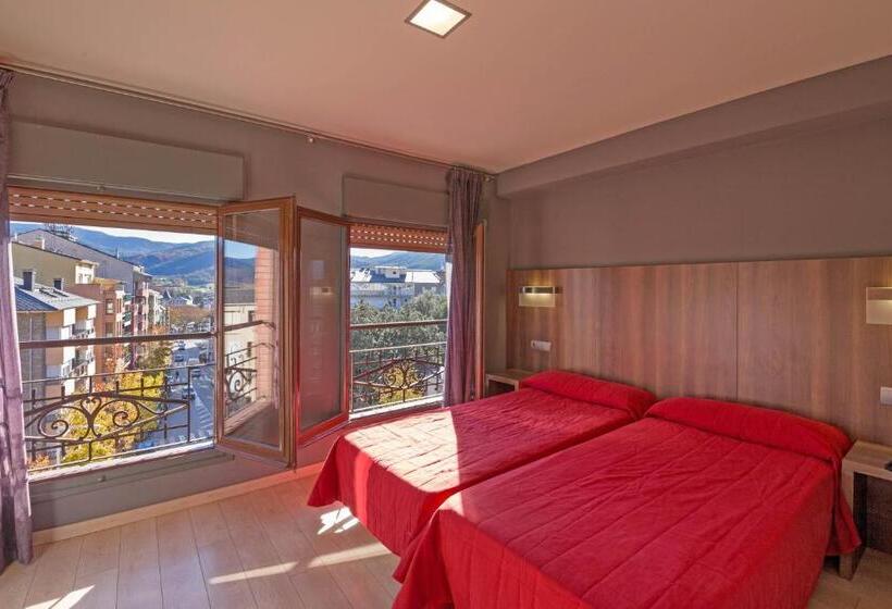 컴포트 트리플 룸, Avenida