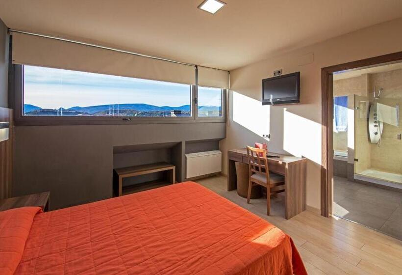 수피리어 트리플 룸, Avenida