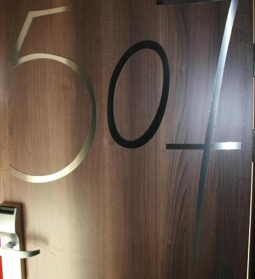 수피리어 패밀리 룸, Avenida