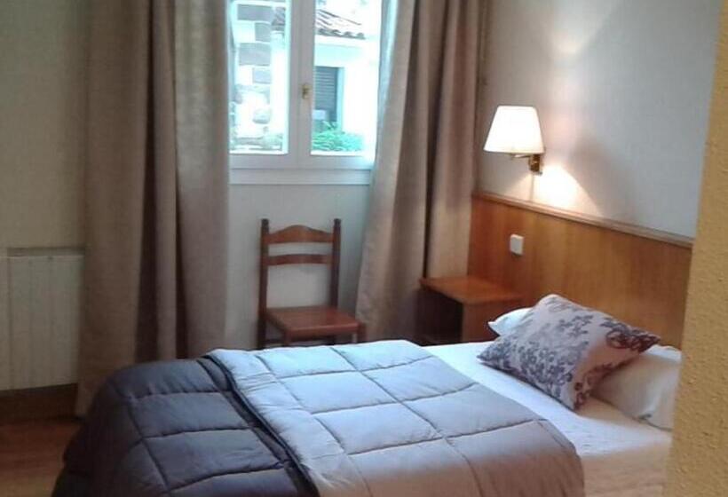 غرفة قياسية فردية, Elizondo