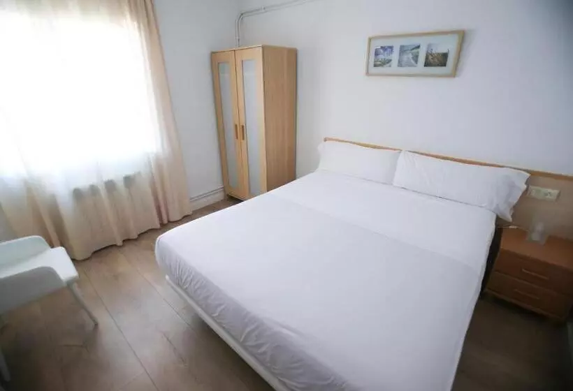 Standard Room, Gatell