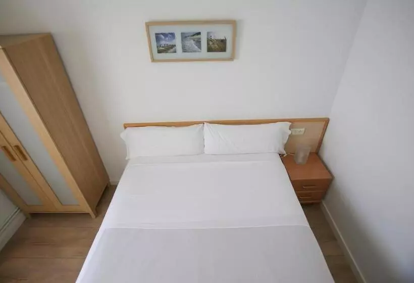 Standard Room, Gatell