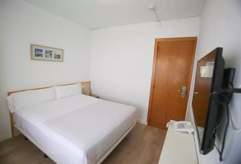 Standard Room, Gatell