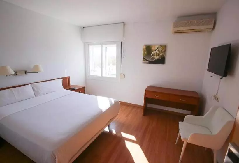 Superior Room, Gatell