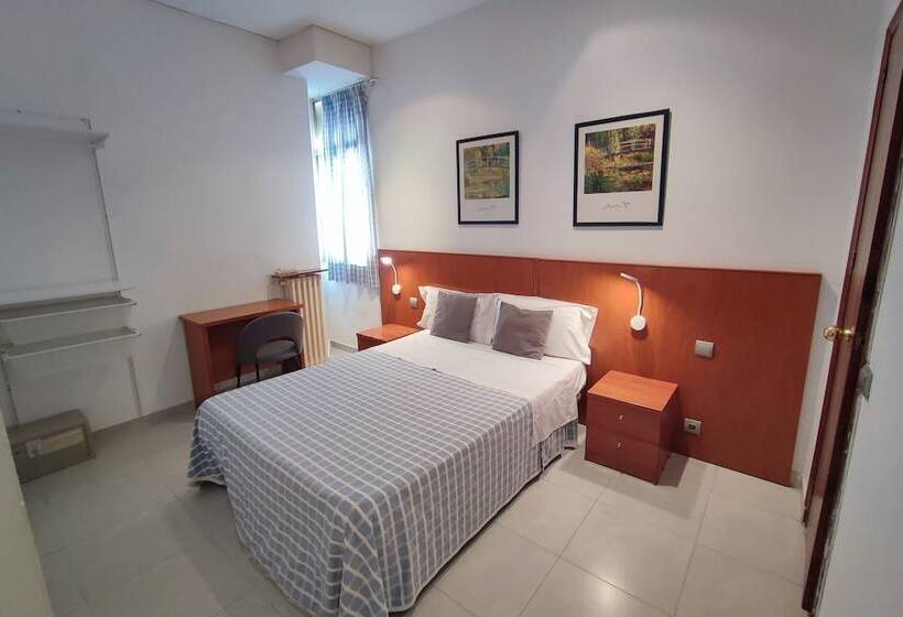 اتاق استاندارد, Hostal Cervantes