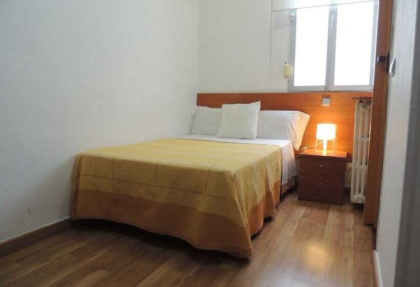 اتاق استاندارد یک نفره, Hostal Cervantes