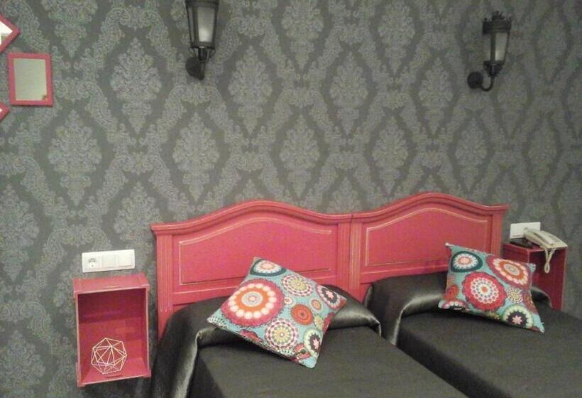 اتاق استاندارد سه نفره, Hostal Don Alfonso