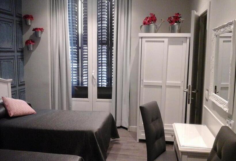 اتاق استاندارد سه نفره, Hostal Don Alfonso