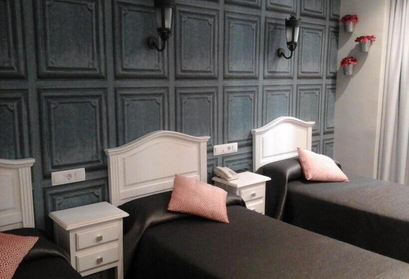 اتاق استاندارد سه نفره, Hostal Don Alfonso