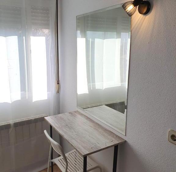 اتاق استاندارد, Hostal Fronton