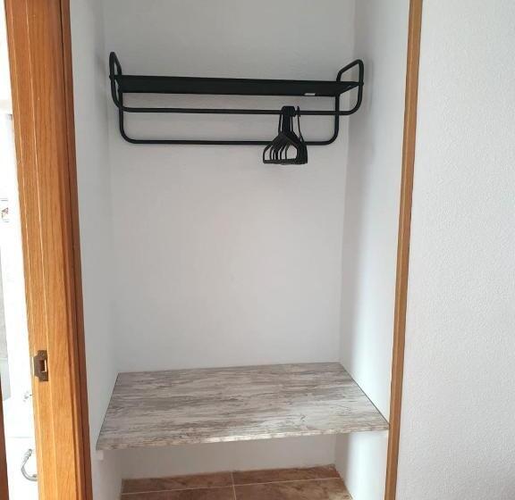 اتاق استاندارد, Hostal Fronton