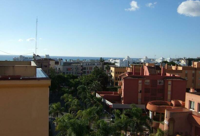 스탠다드 트리플 룸, Hostal La Palmera