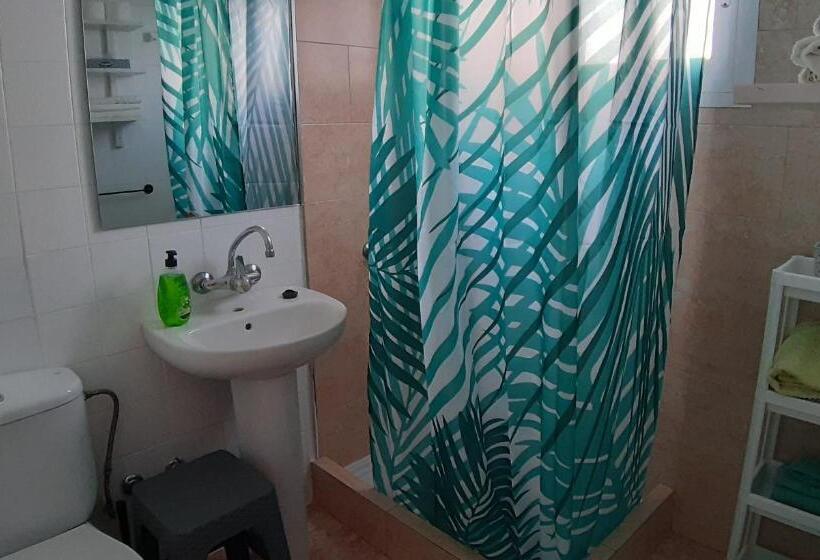 Estudio Estándar con Balcón, Hostal Nevada