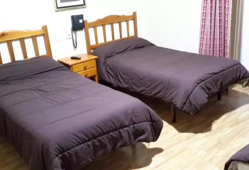 اتاق استاندارد سه نفره, Hostal Río Paraná