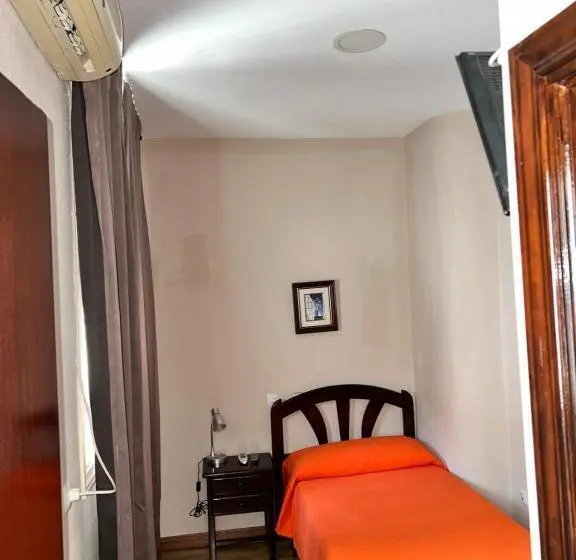 اتاق استاندارد یک نفره, Hostal Río Paraná
