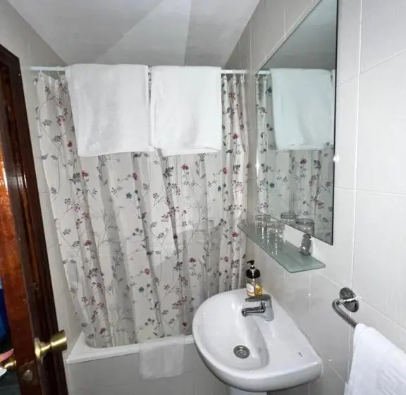 اتاق استاندارد یک نفره, Hostal Río Paraná