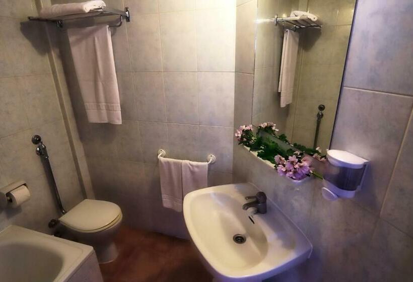 اتاق استاندارد یک نفره, Santa Faz