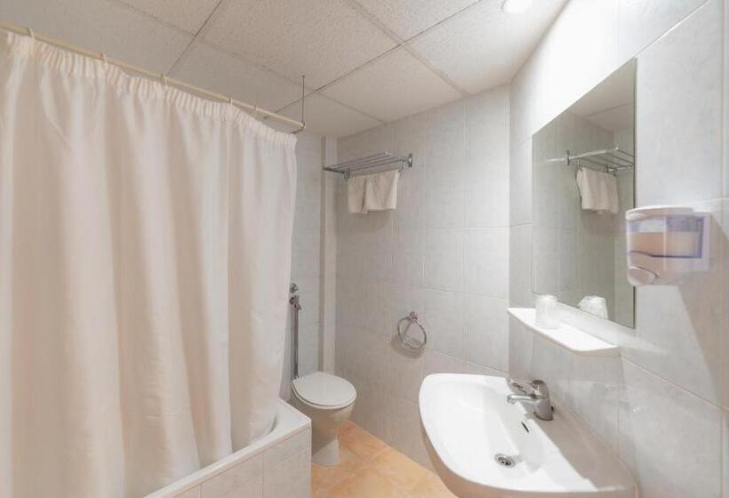 اتاق استاندارد سه نفره, Santa Faz