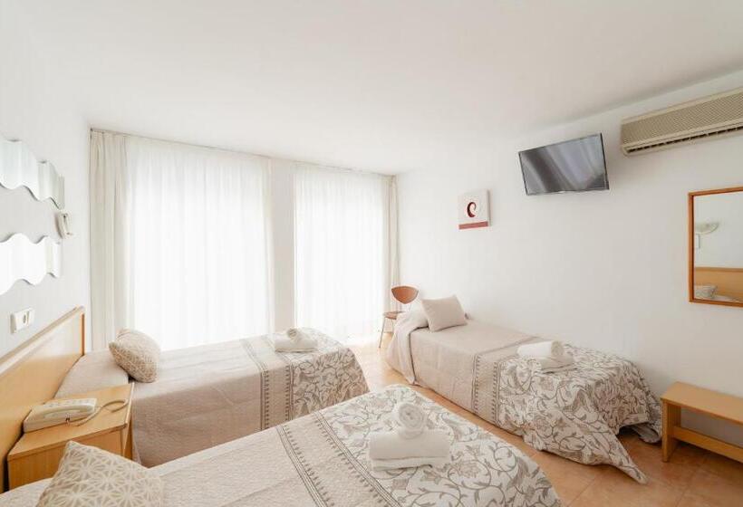 اتاق استاندارد سه نفره, Santa Faz