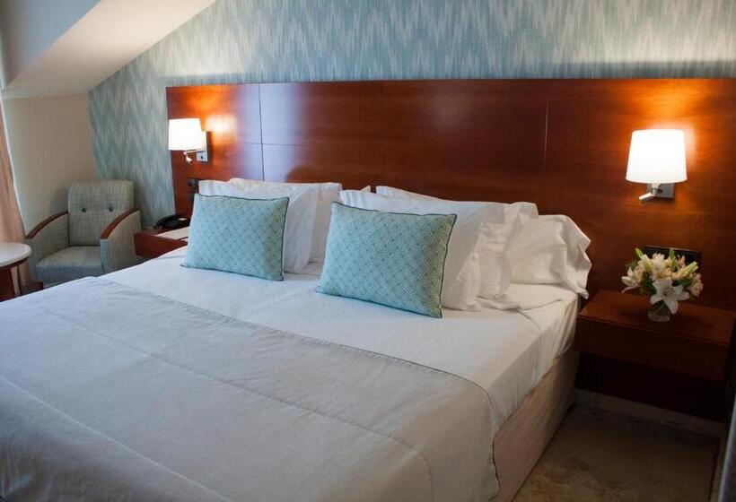 スタンダードルーム, Carlos I Silgar