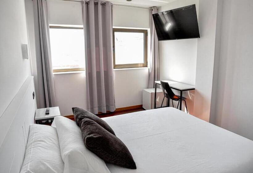 اتاق استاندارد, Chips Ferrol