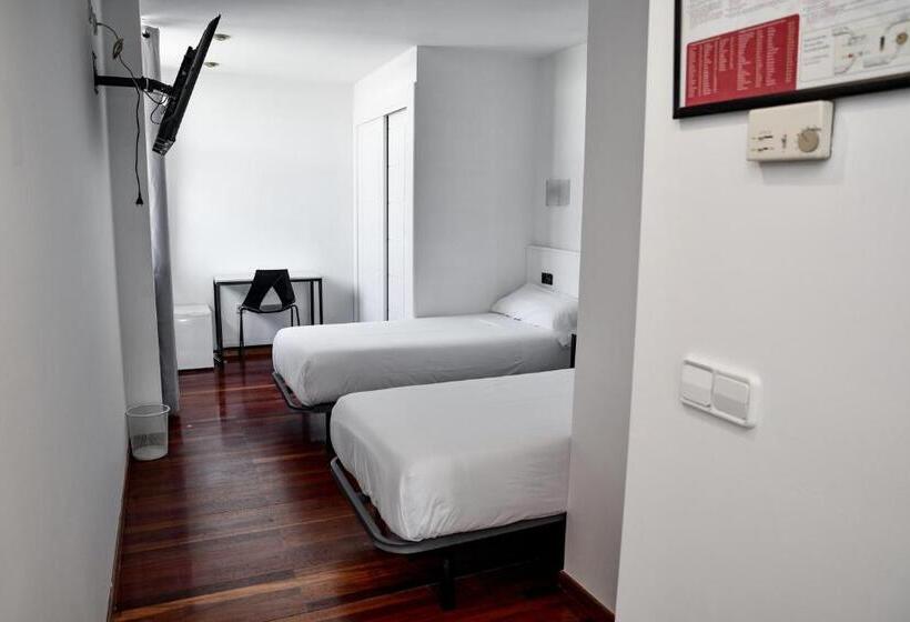 اتاق استاندارد, Chips Ferrol
