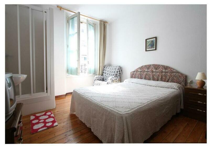 חדר סטנדרט חדר אמבטיה משותף, Hostal Bayón