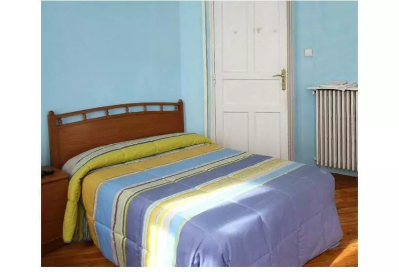 Standard Single Room Shared Bathroom, Hostal Bayón