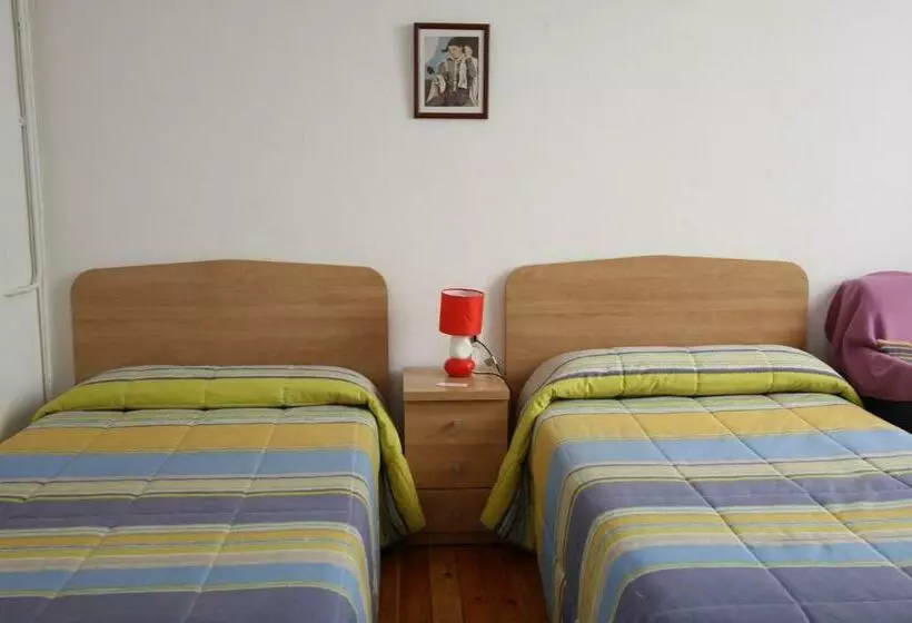 Standard Room, Hostal Bayón