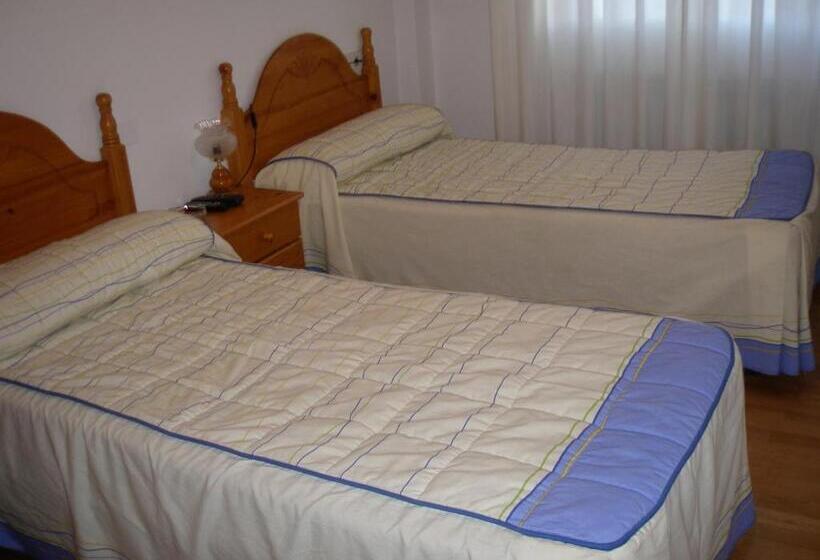 Номер Стандарт Трехместный, Hostal La Cuesta