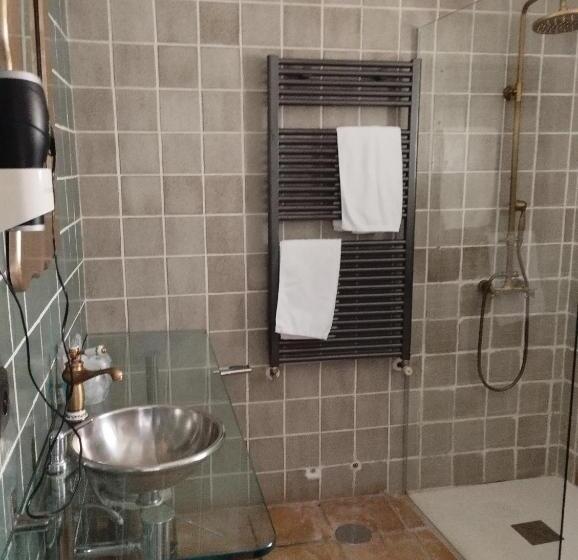 סוויטת ג'וניור, Casa Del Abad