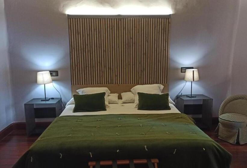 סוויטת ג'וניור, Casa Del Abad