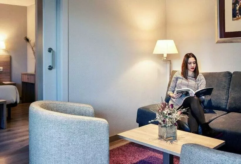 سوییت جونیور, Mercure Madrid Centro