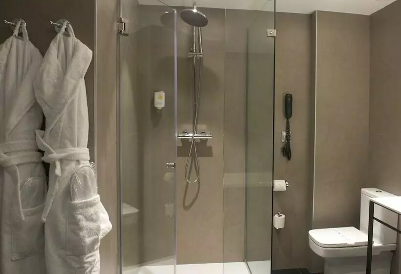 سوییت جونیور, Mercure Madrid Centro