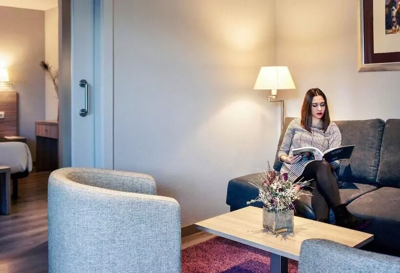 سوییت جونیور, Mercure Madrid Centro