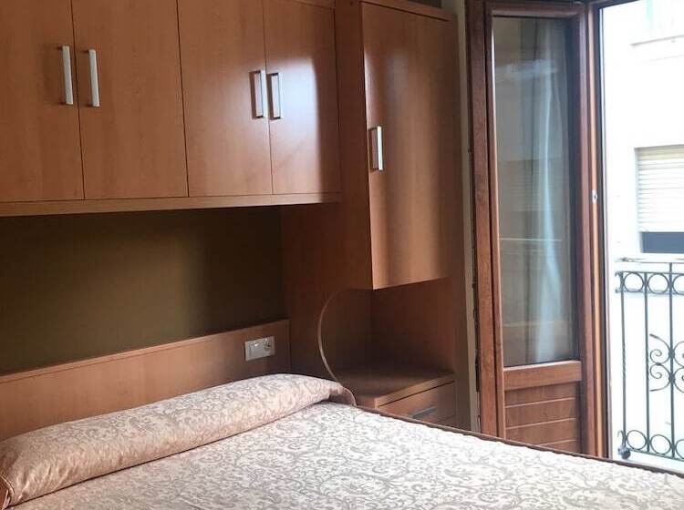 شقة غرفتين, Pensión Albergue O Pedregal