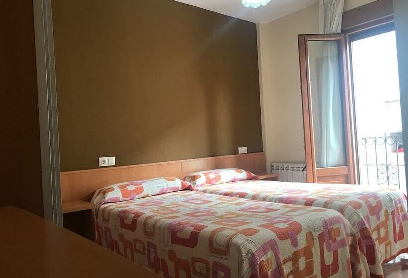 شقة غرفة واحدة, Pensión Albergue O Pedregal