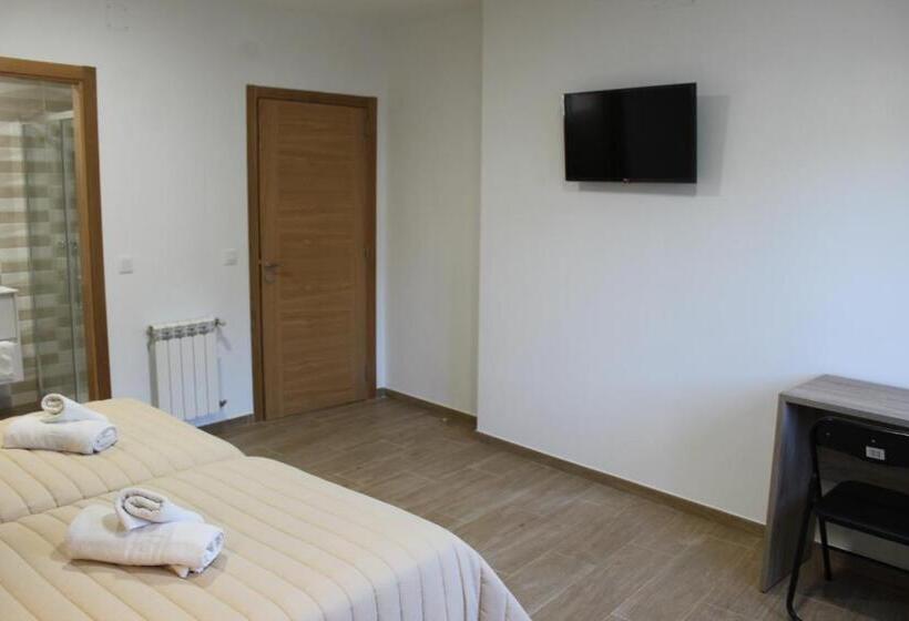 Номер Стандарт, Pensión Albergue O Pedregal
