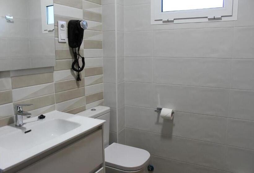 Номер Стандарт, Pensión Albergue O Pedregal